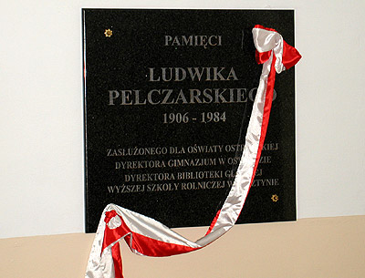 Tablica pamiątkową poświęcona Ludwikowi Pelczarskiemu.