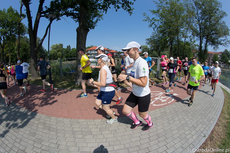 Start III Półmaratonu św. Jerzego w Ostródzie.